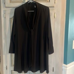 V-neck tunic with tie